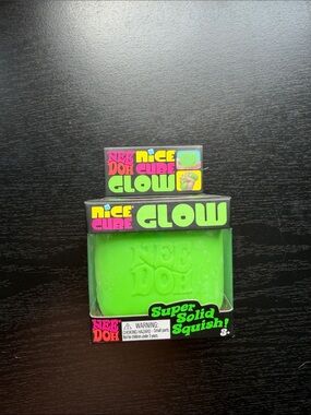 NeeDoh Nice Cube - Glow In The Dark - Green